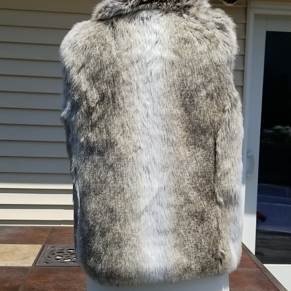 Reversible vest - Picture 6 of 10